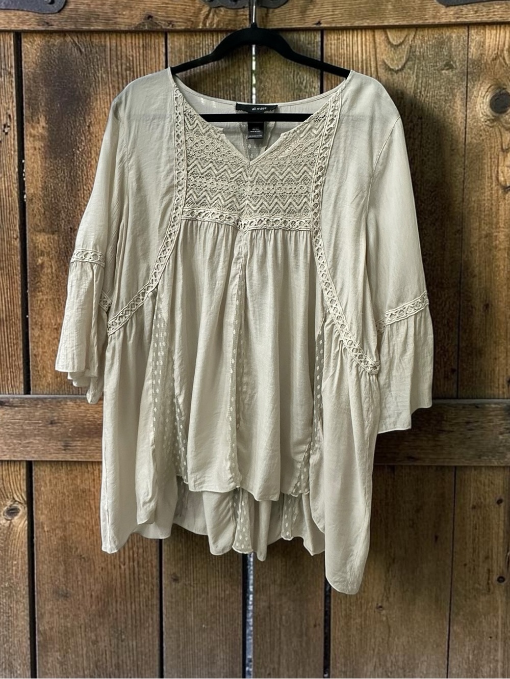 Ali Miles Lightweight Lace & Crochet Boho Blouse. Bone color. Size: 2X